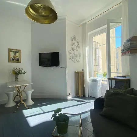 Un En Appartement *