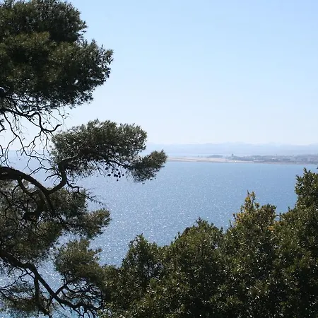 Un En * Nice