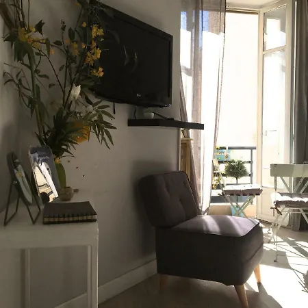 Un Appart En Ville Apartment *